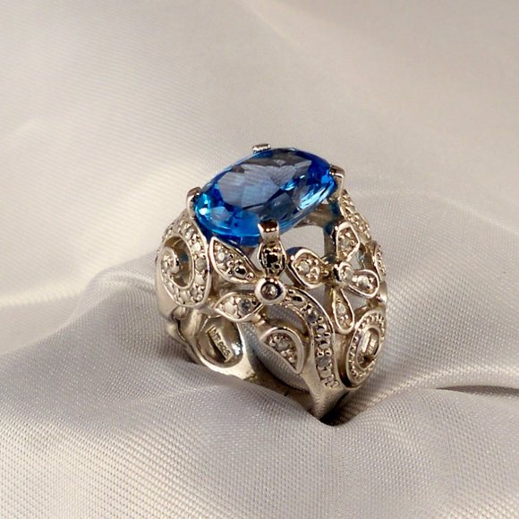 NEW Blue Cubic Zirconias Silver DESIGNER Ring - Picture 1 of 10